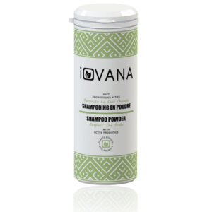 Un shampoing en poudre naturel dans un saupoudreur plastique 50g marque iovana